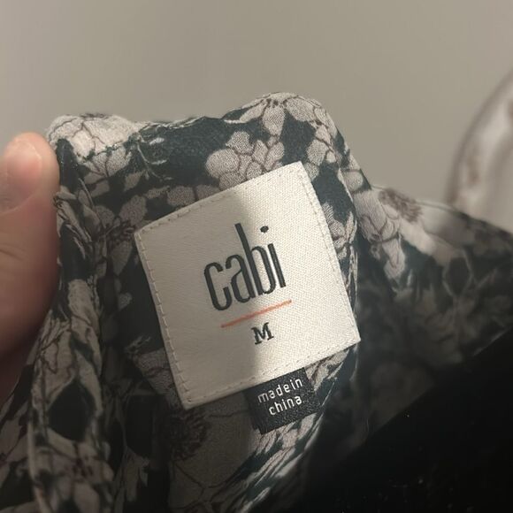 Cabi Medium blouse   Style 3765    F - Picture 5 of 8